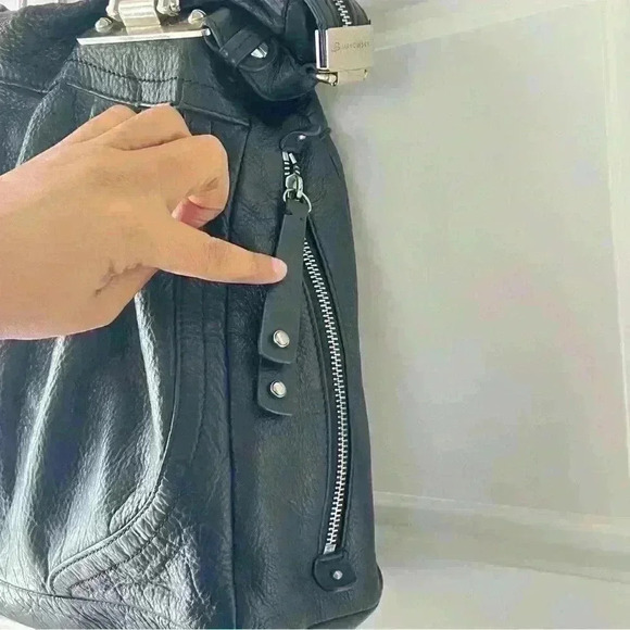 b.MAKOWSKY BLACK PEBBLED LEATHER  SHOULDER BAG - Picture 8 of 16